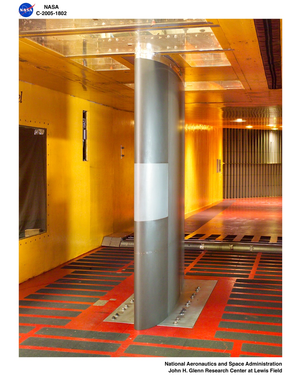 Encounter Duration Performance Sensitivity Test (EDPST) hardware installed in the Icing Research Tunnel (IRT) test section