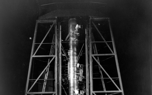 SPACE MEDICINE RESEARCH MEN BEING SUBJECTED TO WEIGHTLESSNESS AND VIOLENT VIBRATIONS