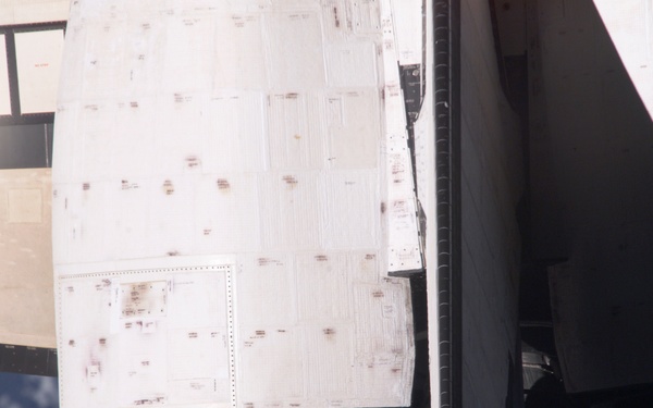 Endeavour on approach to ISS for mission STS-111 UF2 / Expedition Four