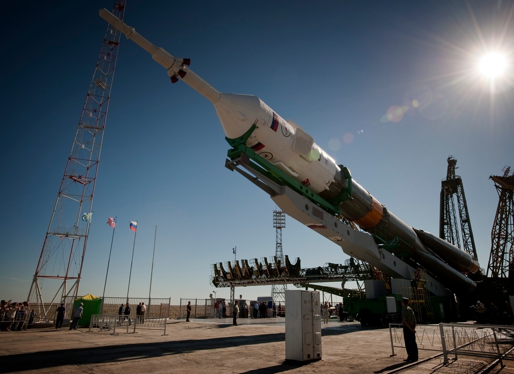 Expedition 24 Soyuz Rollout
