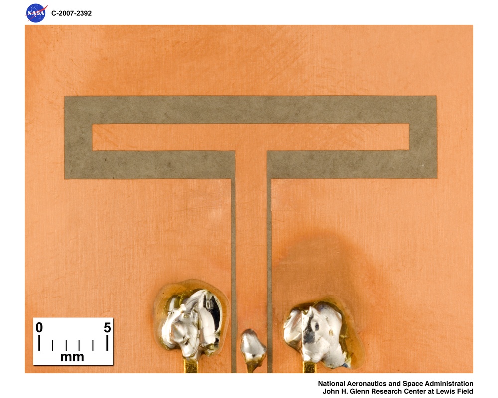 Loaded Folded Slot Antenna, 4.7 Ghz