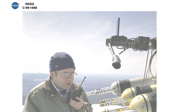 MWISP - MT WASHINGTON ICING SENSORS PROJECT - DR RYERSON ON MWO - MT WASHINGTON OBSERVATORY - TOWER WITH INSTRUMENTS