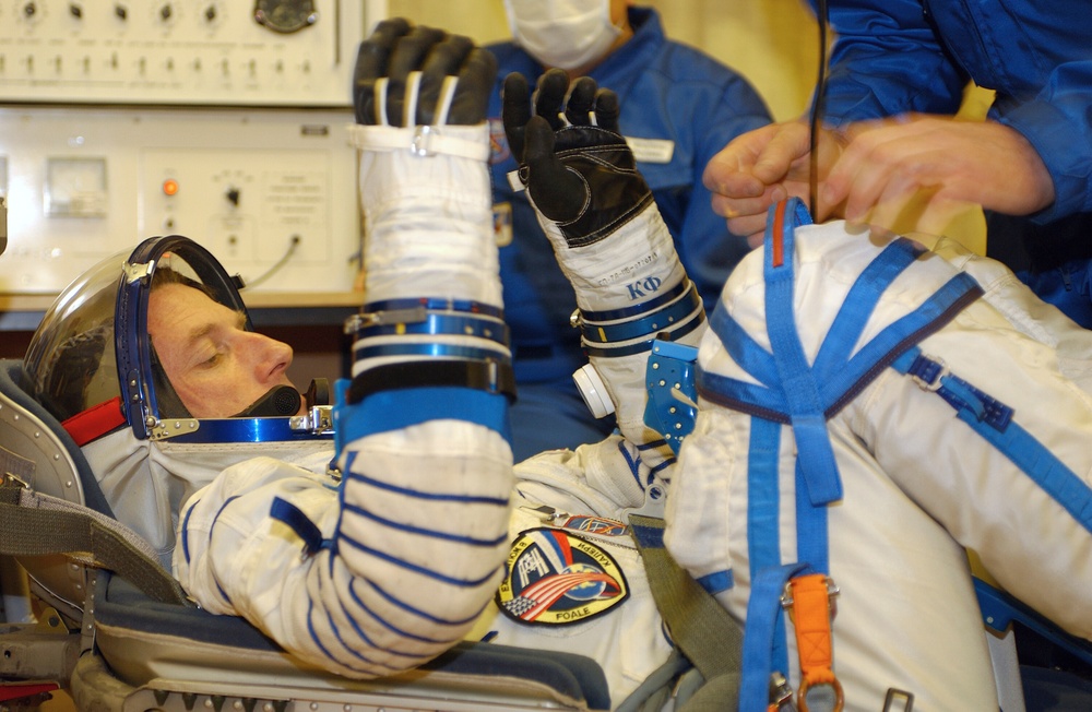 Expedition 8 Launch Day