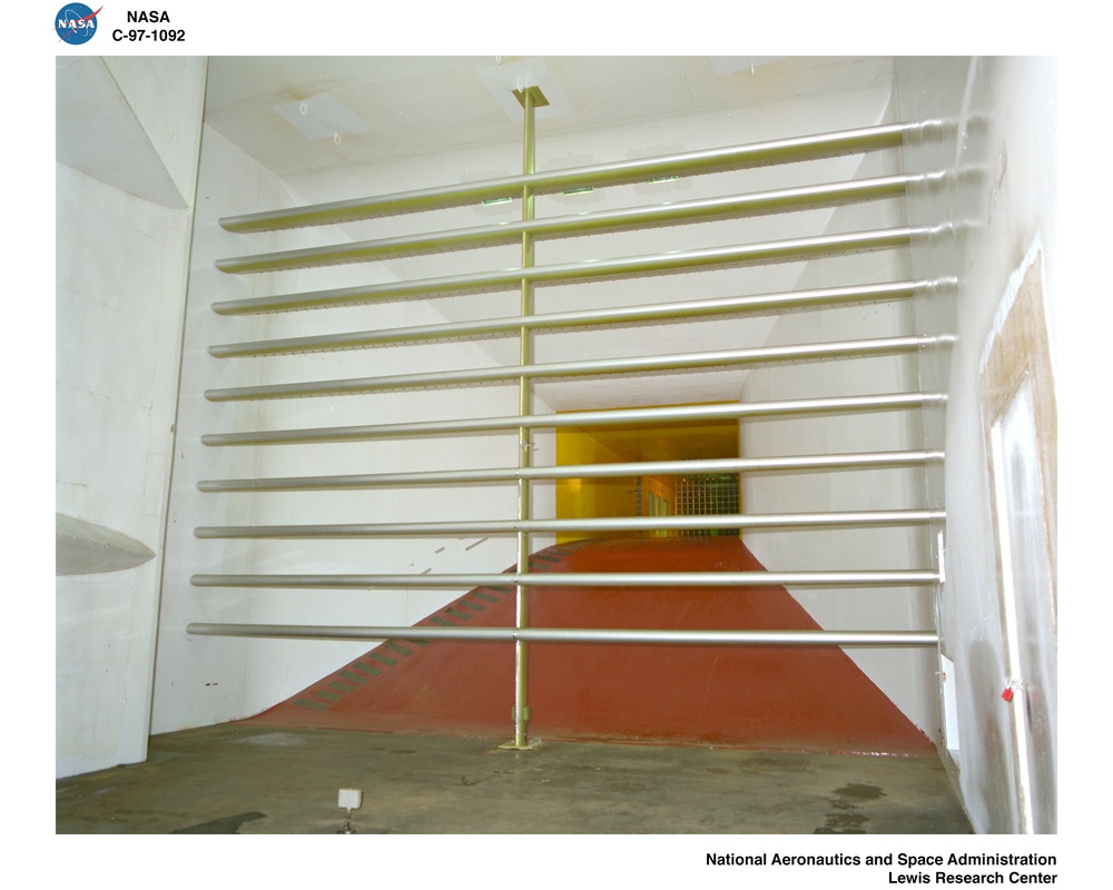 THE NEW ICING RESEARCH IRT SPRAY BARS AND ICING GRID FOR CALIBRATION