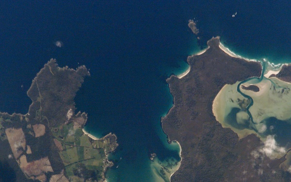 Earth Observation by Expedition Five Crew