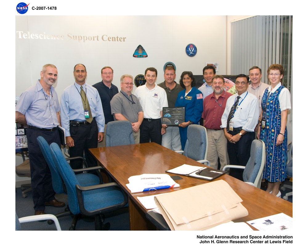 Visit to NASA Glenn Research Center at Lewis Field by Astronaut Sunita Williams