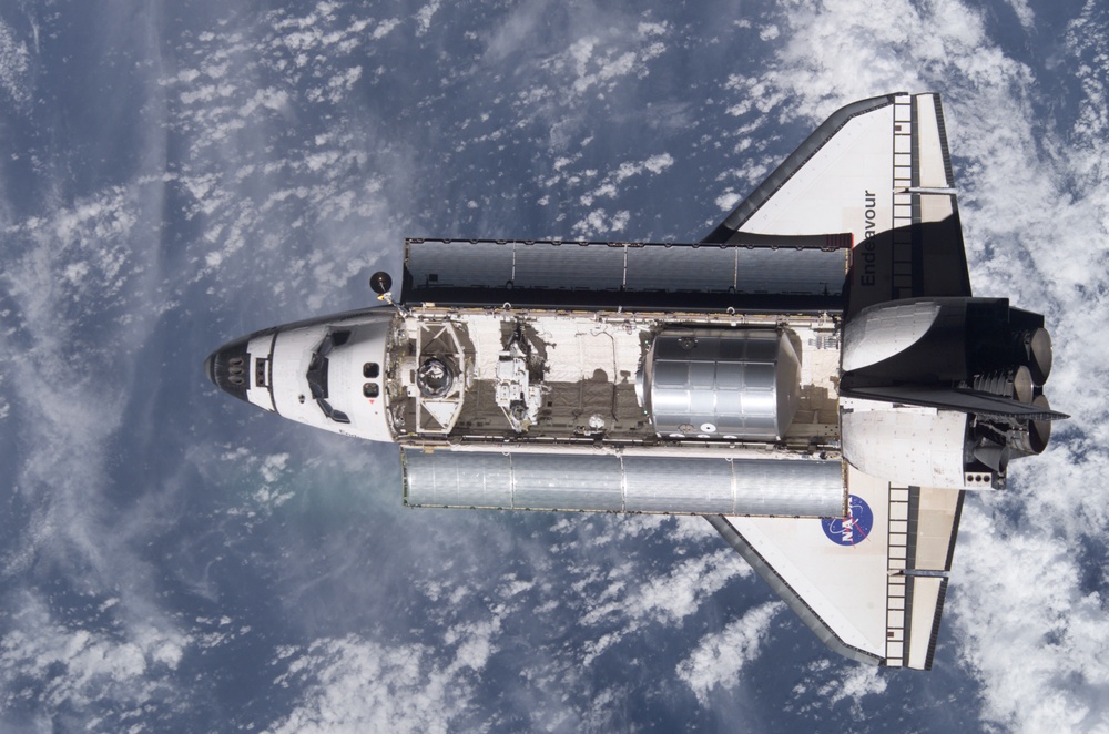 Endeavour on approach to ISS for mission STS-111 UF2 / Expedition Four