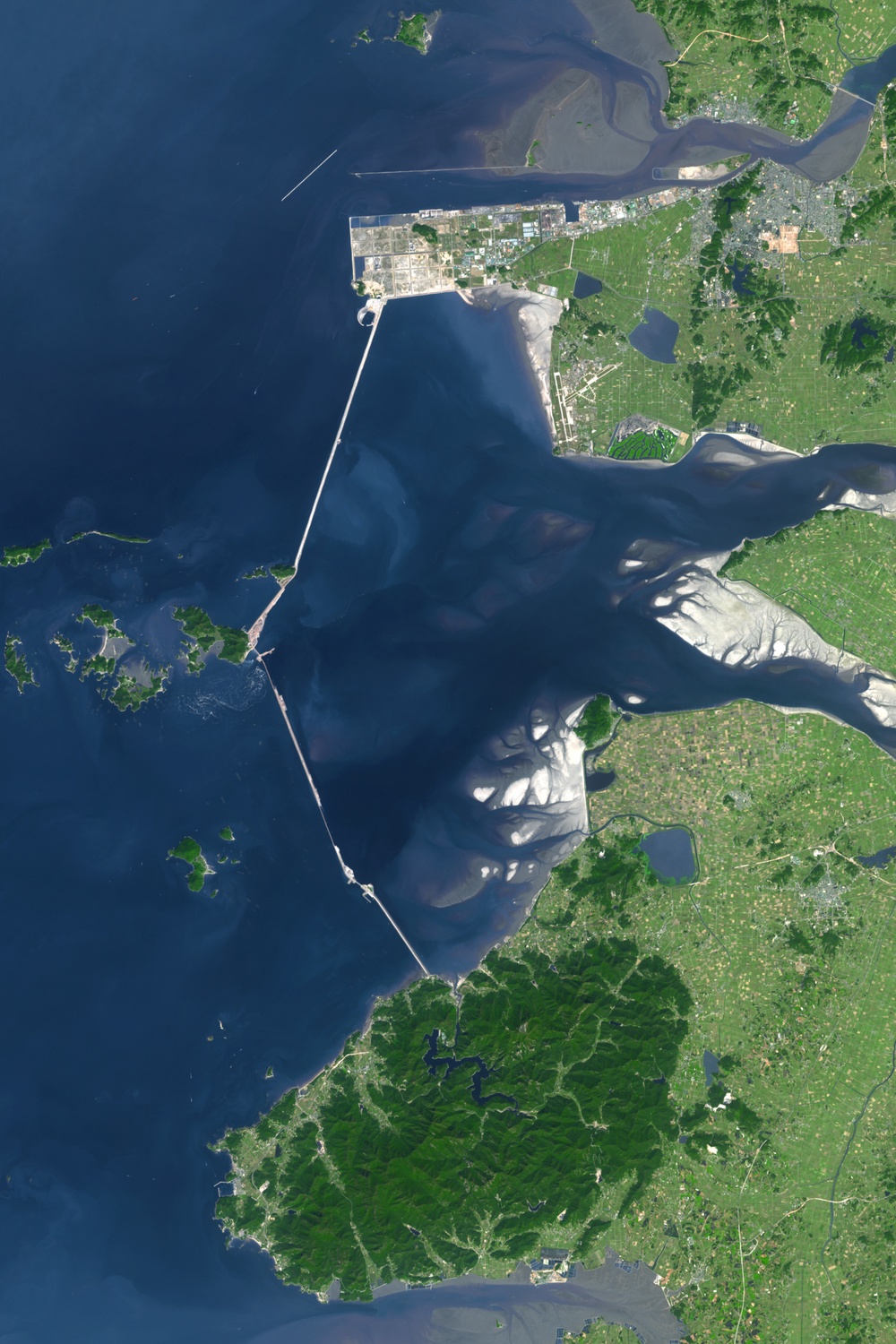 Changes to the Saemangeum Estuary, South Korea: Image of the Day