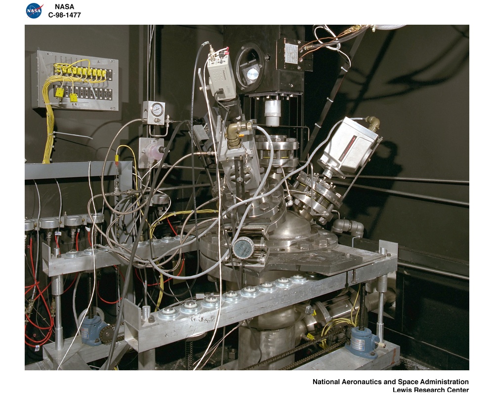 HIGH HEAT FLUX / THERMAL FATIGUE LASER FACILITY