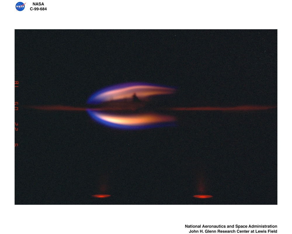 TRANSITION FROM IGNITION TO FLAME GROWTH UNDER EXTERNAL RADIATION IN THREE DIMENSIONS TIGER-3D TEST RESULTS FROM THE JAPAN MICROGRAVITY CENTER JAMIC