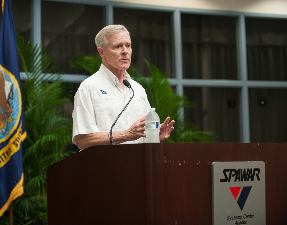 SECNAV Mabus tours SPAWAR Systems Center Atlantic