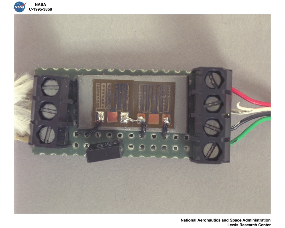 EXPERIMENTAL HIGH TEMPERATURE STRAIN GAUGE