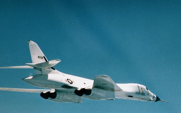 DC-10 - C-5A - B-1 AIRCRAFT