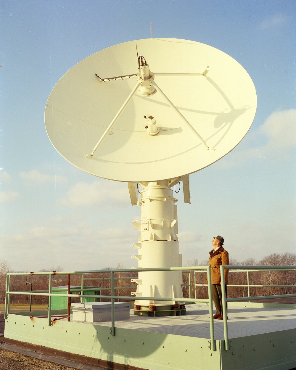 COMMUNICATION TECHNOLOGY SATELLITE CTS GROUND STATION TRACKING ANTENNA AT THE 8X6 FOOT WIND TUNNEL