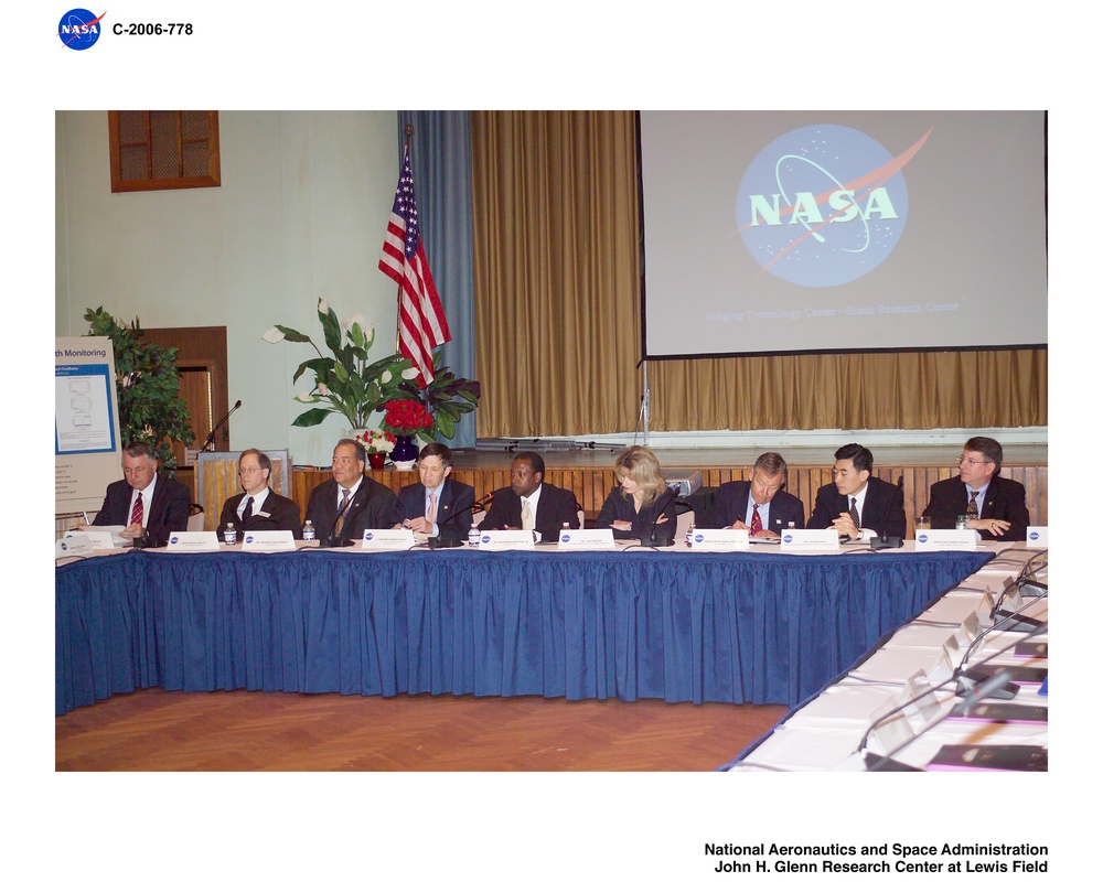 Visit to Glenn Research Center by Associate Administrator for Aeronautics and the Ohio Congressional Delegation