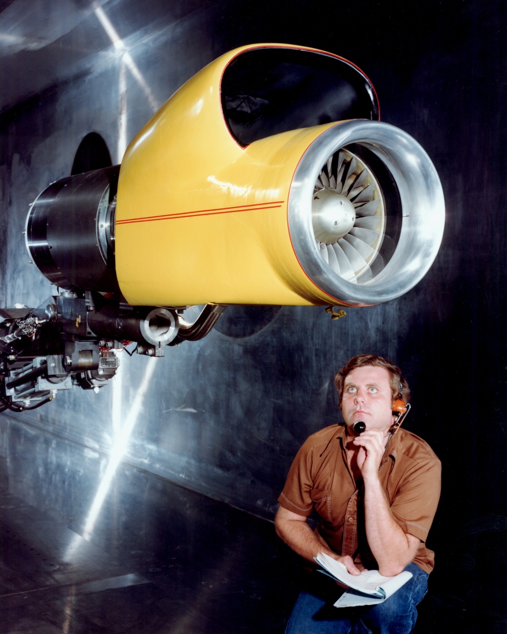 V/STOL VERTICAL / SHORT TAKE OFF LANDING MODEL IN THE 10X10 FOOT WIND TUNNEL