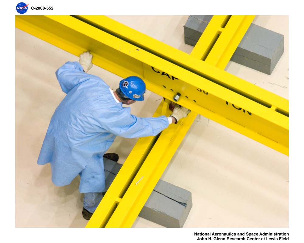 Operation to stack Ares 1-X Segment US5 onto US4