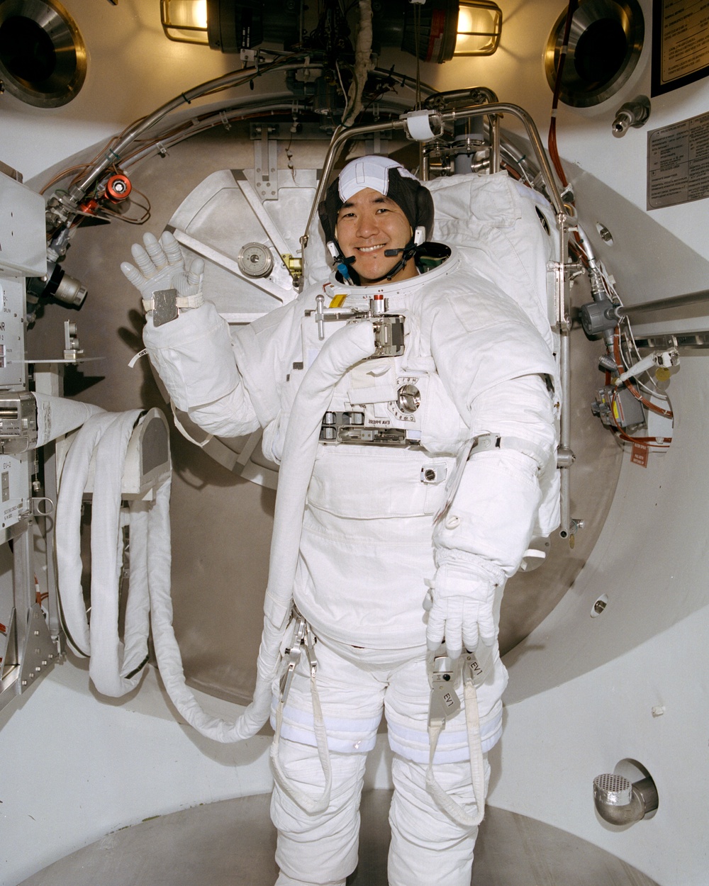 STS-108 crewmember Dan Tani in the SSATA