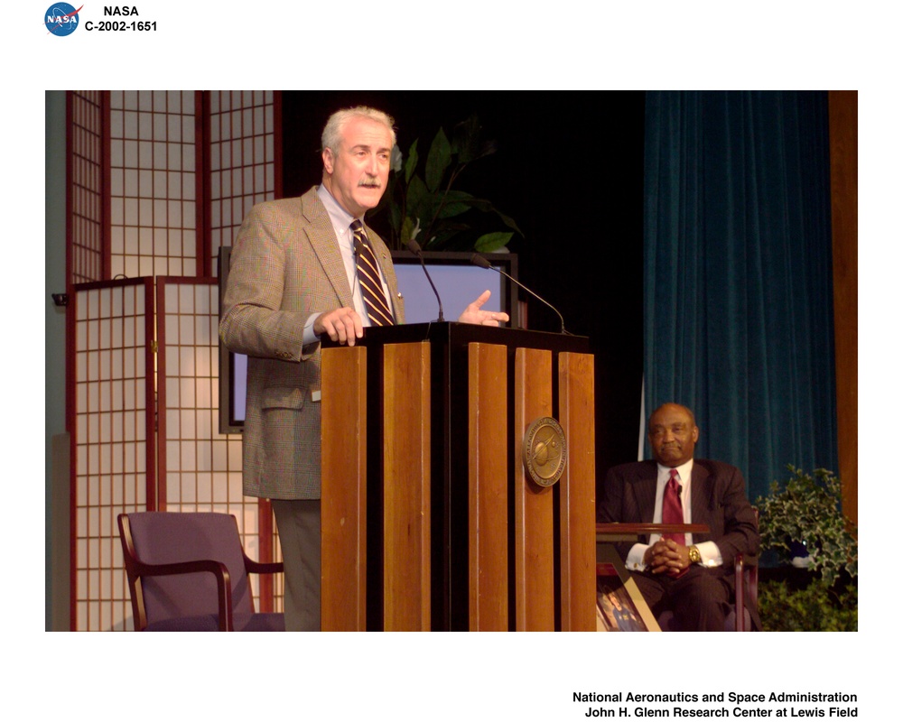 VISIT BY NASA ADMINISTRATOR SEAN O'KEEFE TO GLENN RESEARCH CENTER AUGUST 26 2002 - NASA ADMINISTRATOR SEAN O'KEEFE ADDRESSES GRC EMPLOYEES
