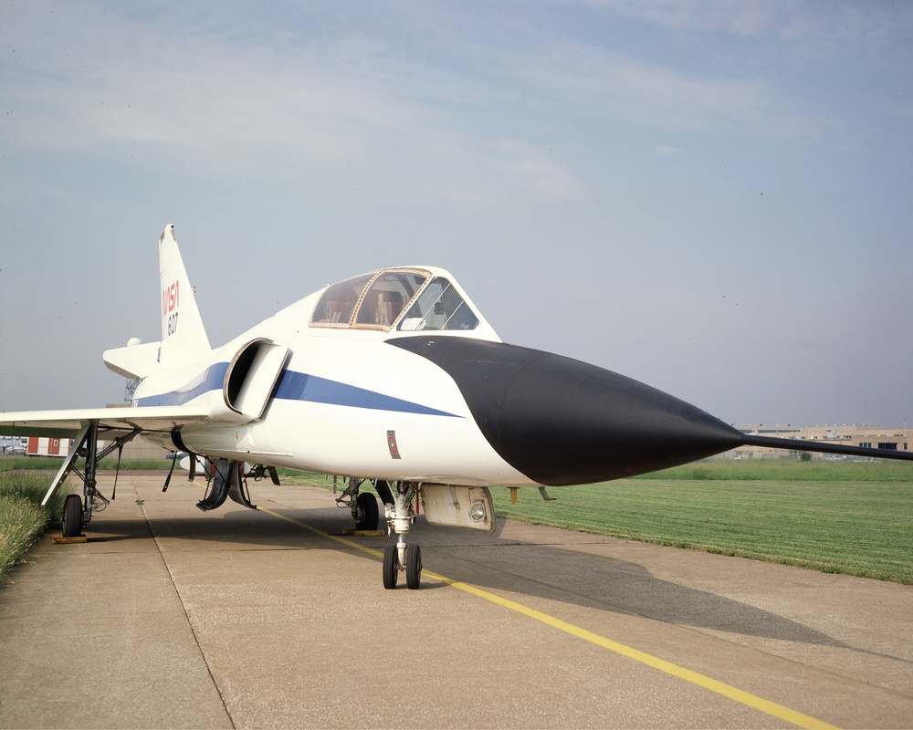 F-106 AIRPLANE AND SCANNER