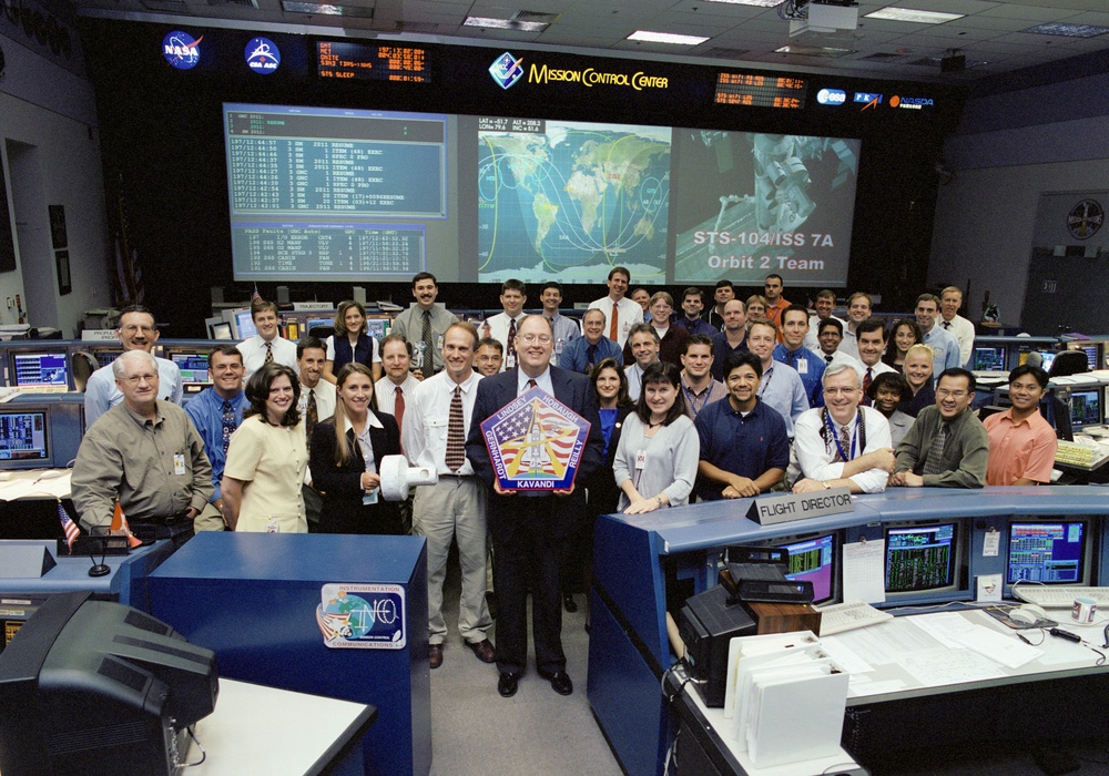STS-104 Flight Control Team Photo in WFCR - Orbit 1 with Flight Director Paul Hill