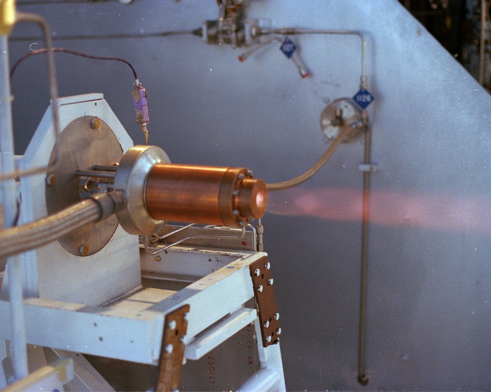 ROCKET ENGINE TEST FACILITY RETF LOW THRUST ROCKET - COPPER HEAT SINK CHAMBER - FIRING