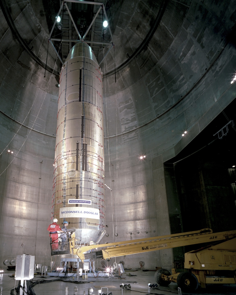TITAN IV PAYLOAD FAIRING IN CHAMBER WITHOUT SCAFFOLDING