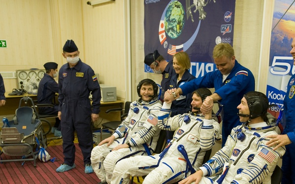 Expedition 19 Launch Day