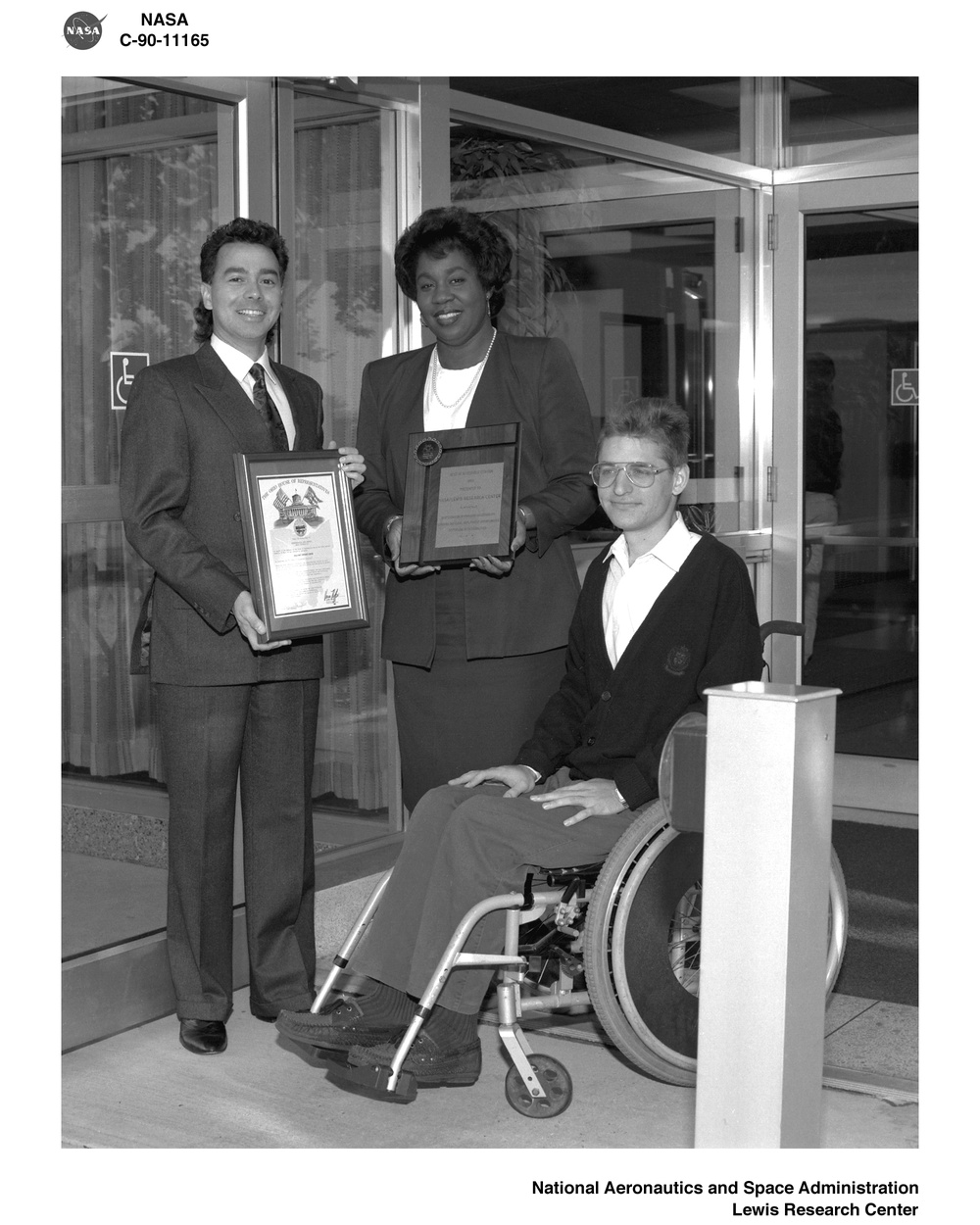 HANDICAP ACCESSIBILITY FRONT OF DEB