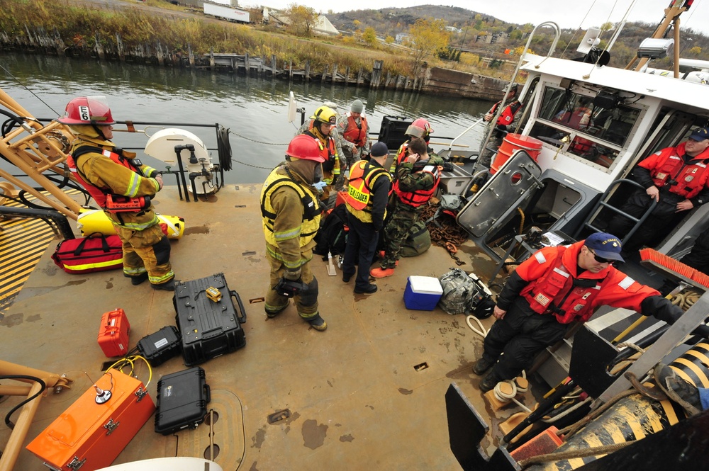 55th Civil Support Team participates in multi-organization maritime response training