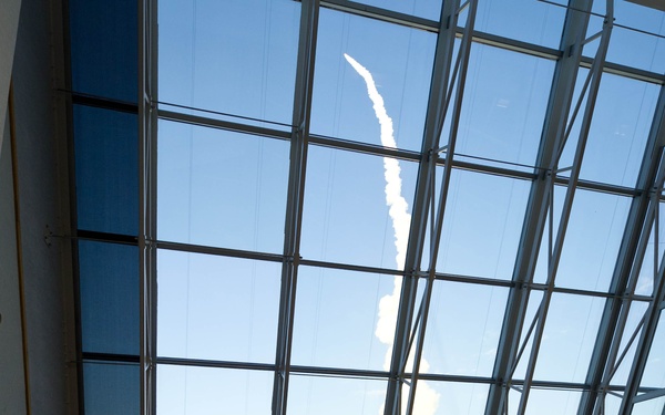 Space Shuttle Discovery Launch (201102240007HQ)