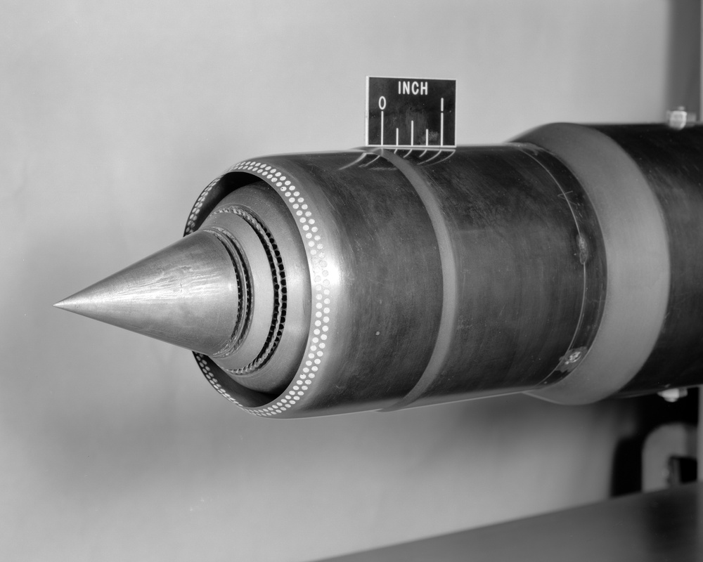 SUPERSONIC INLET MODEL IN THE VARIABLE REYNOLDS NUMBER TUNNEL VRNT