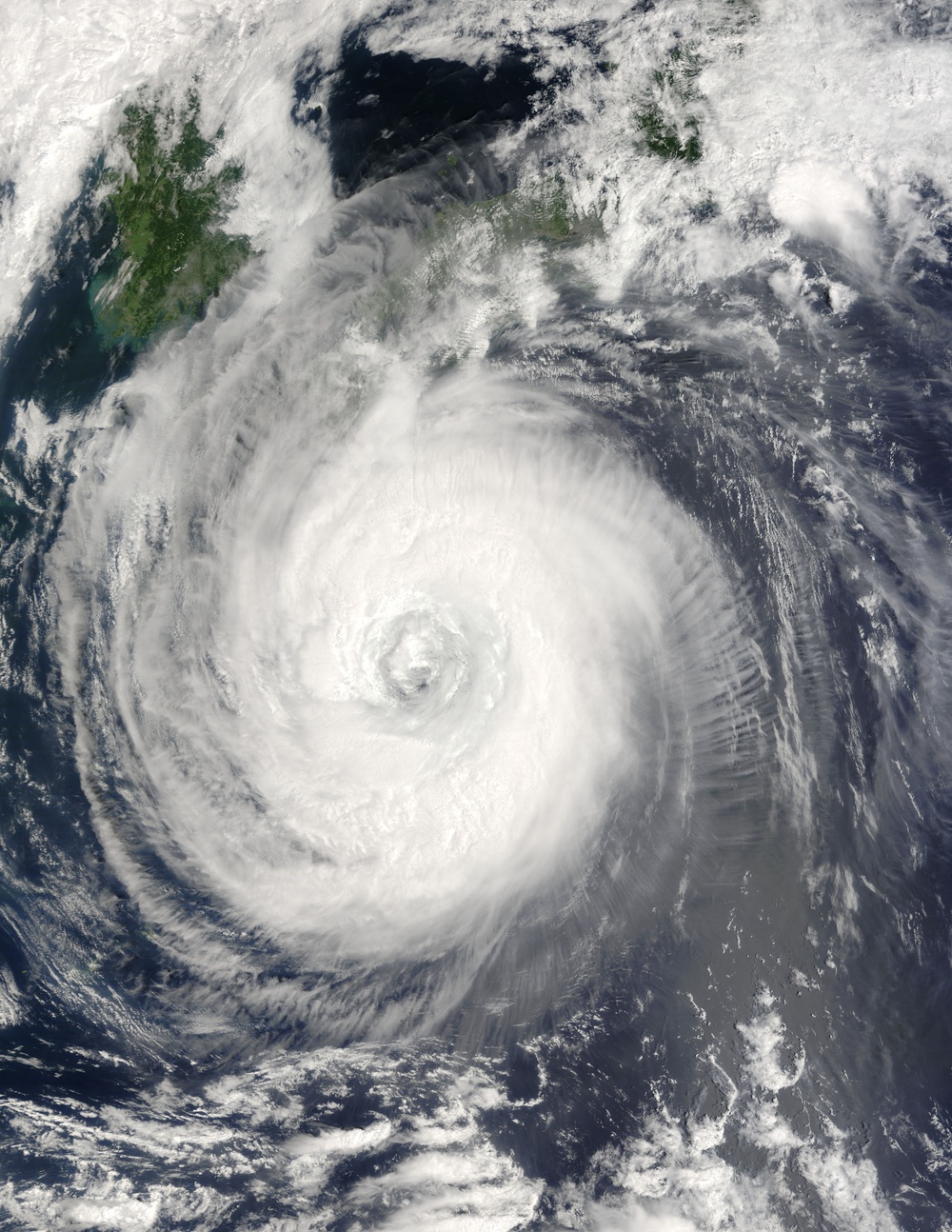Typhoon Chaba Brushes Kyushu: Image of the Day