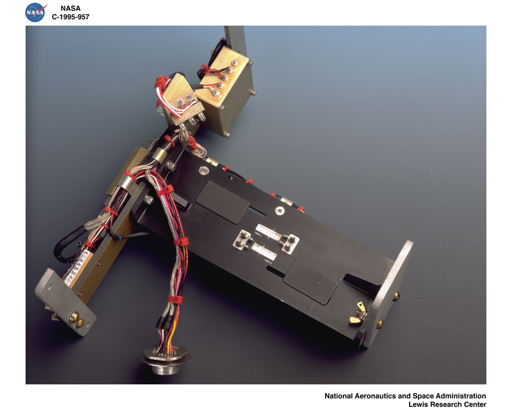 SOLID SURFACE COMBUSTION EXPERIMENT SSCE FLIGHT FUEL SAMPLES - POST FLIGHT SHOTS