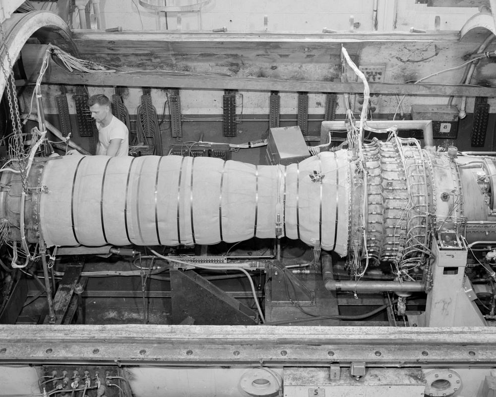 J-65 W4 ENGINE