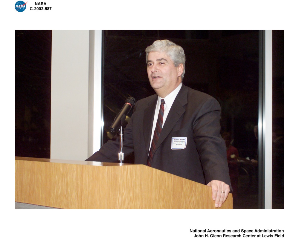 VISIT TO NASA GLENN RESEARCH CENTER BY NASA ADMINISTRATOR SEAN O'KEEFE