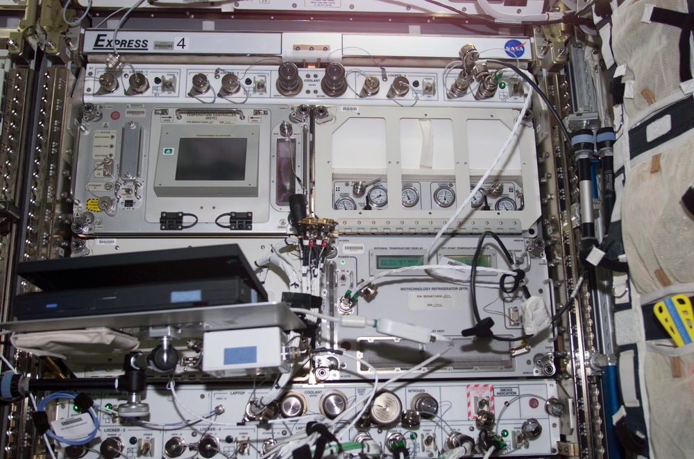 DVIDS Images Expedition Four U.S. Laboratory EXPRESS Rack 4 CBOSS