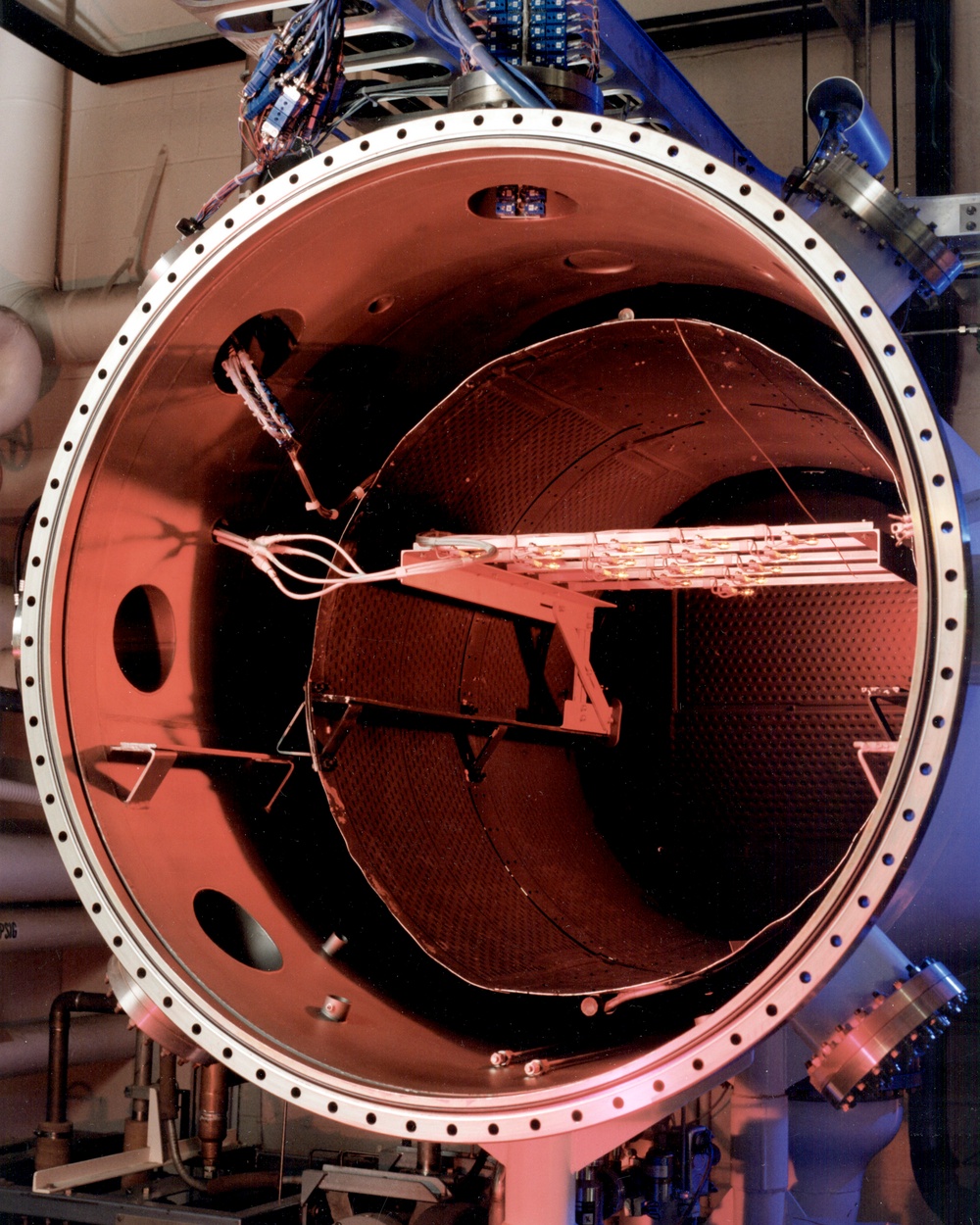 FULL SIZED FACET VACUUM THERMAL CYCLING TEST