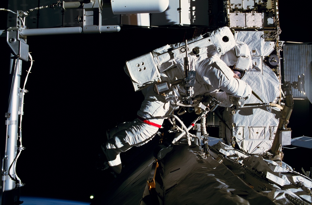 View of Bowersox working on Truss during EVA on Expedition Six