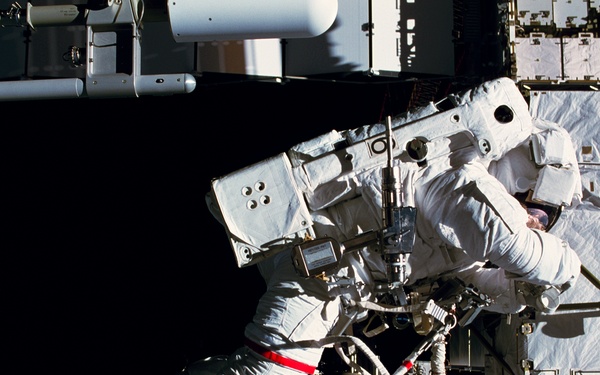 View of Bowersox working on Truss during EVA on Expedition Six