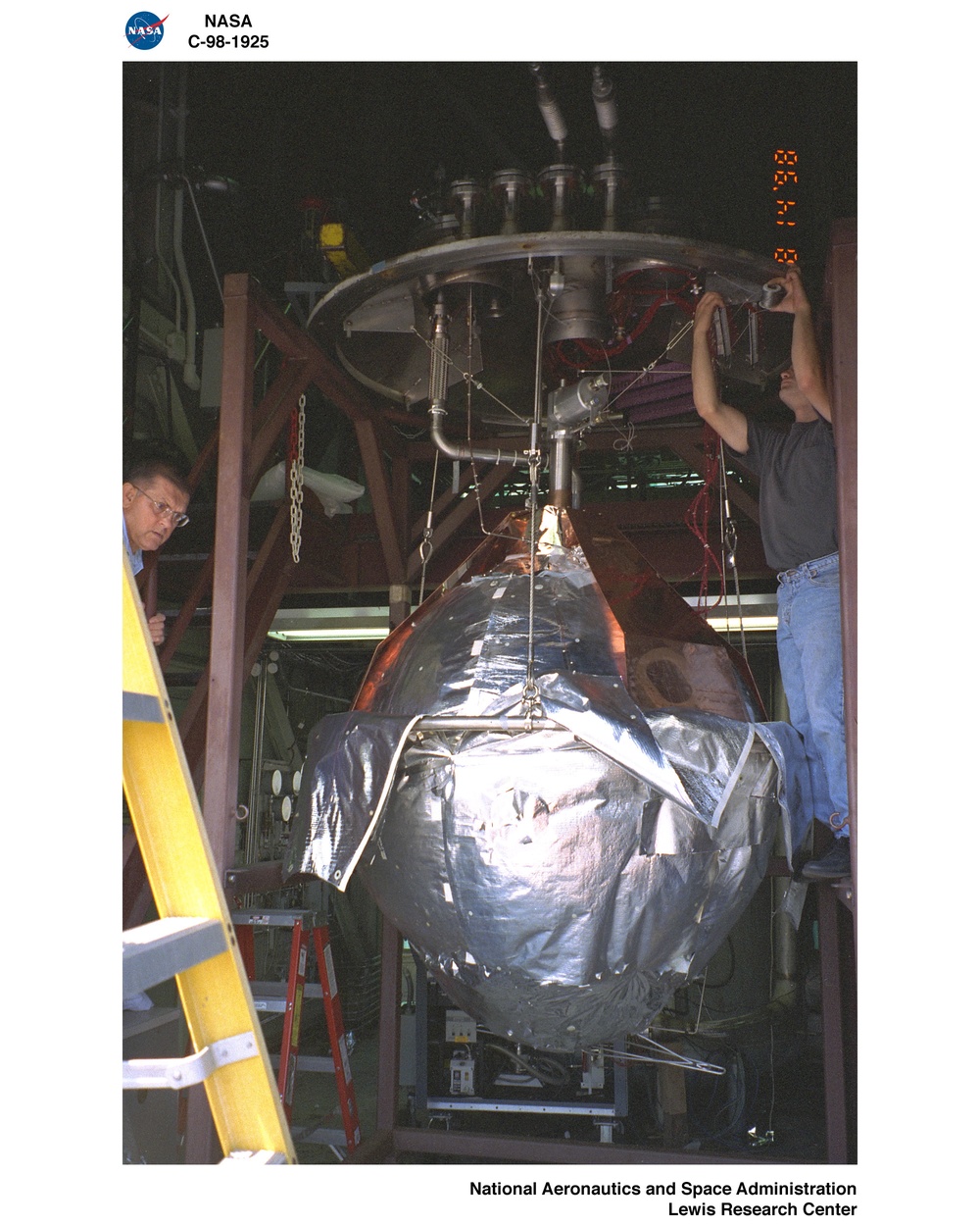 HYBRID THERMAL CONTROL TESTING AT THE SUPPLEMENTAL MULTI LAYER INSULATION RESEARCH FACILITY - SEE ALSO C-1998-1907 THRU C-1998-1922