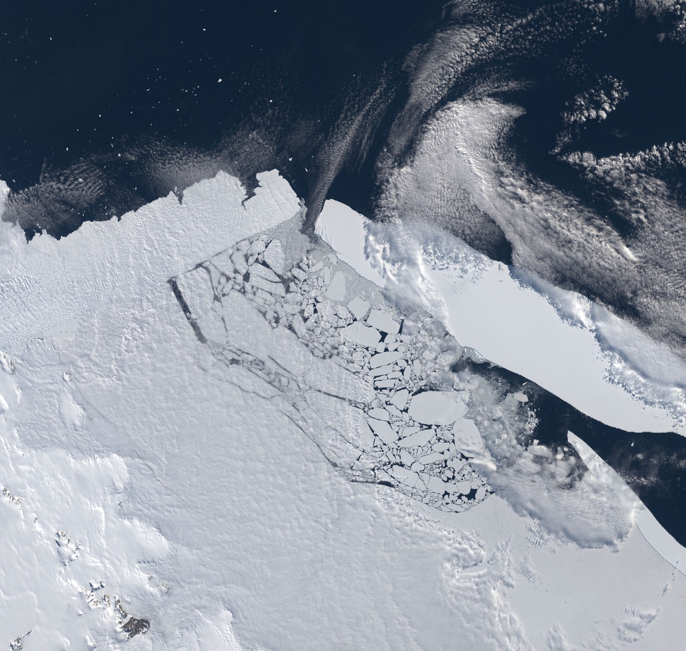 Antarctic Iceberg Gets Stuck: Image of the Day
