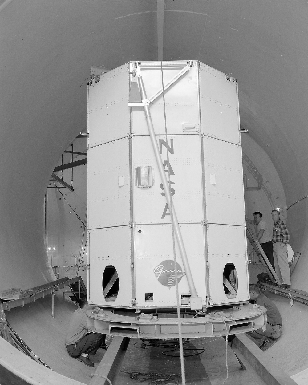 ORBITING ASTRONOMICAL OBSERVATORY OAO SPACECRAFT IN THE SPACE POWER CHAMBER SPC