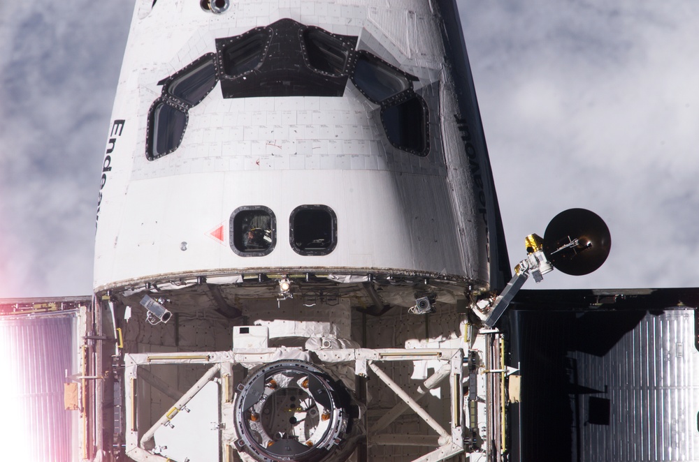Endeavour on approach to ISS for mission STS-111 UF2 / Expedition Four