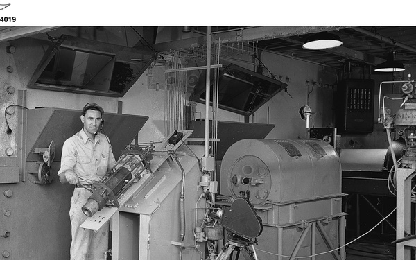 1000 POUND THRUST TRANSPARENT ROCKET