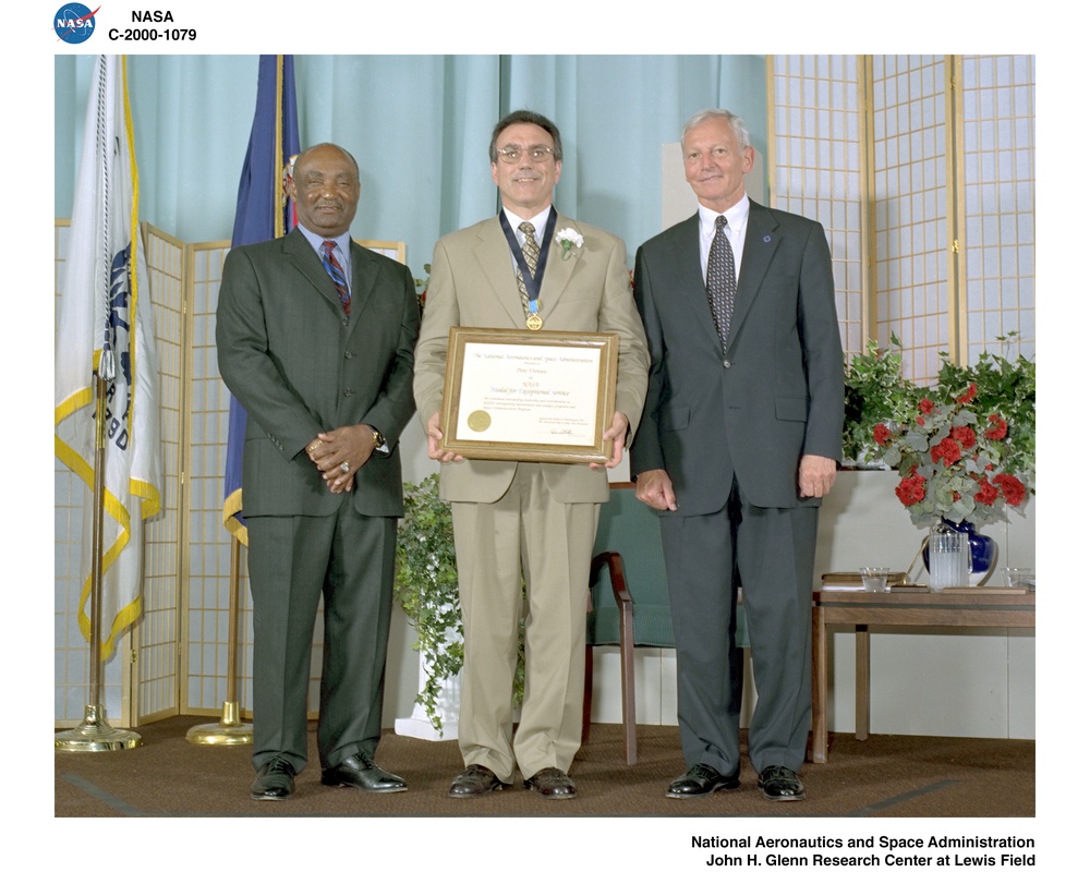 NASA 2000 HONOR AWARDS CEREMONY DON CAMPBELL - PETE VROTSOS - GENERAL DAILEY