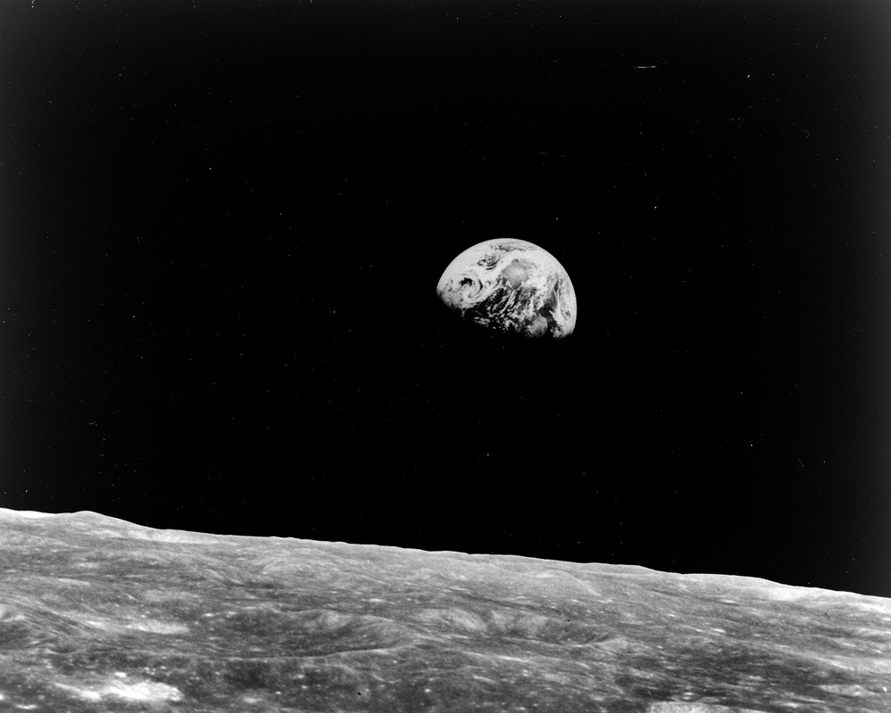 APOLLO 8 - EARTH RISE