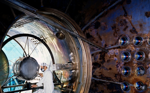 ION ENGINE IN THE ELECTRIC PROPULSION LABORATORY EPL