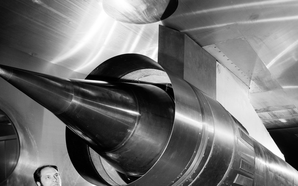 TF-30 INLET IN THE 10X10 FOOT WIND TUNNEL