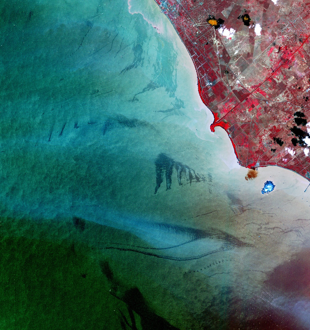 Close-up of Lake Maracaibo, Venezuela: Image of the Day